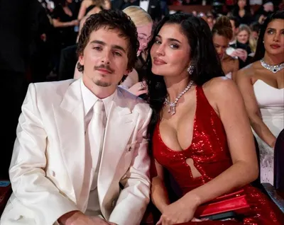 اخبار اليمن الان الأنظار بإطلالة مستوحاة السجادة الحمراء اخبار اليمن الان الحدث اليوم عاجل