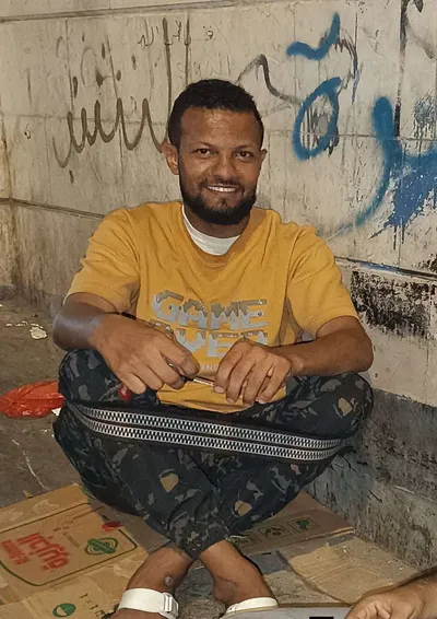 اخبار اليمن الان مواطن يناشد الإفراج بإطلاق سراحه اخبار اليمن الان الحدث اليوم عاجل