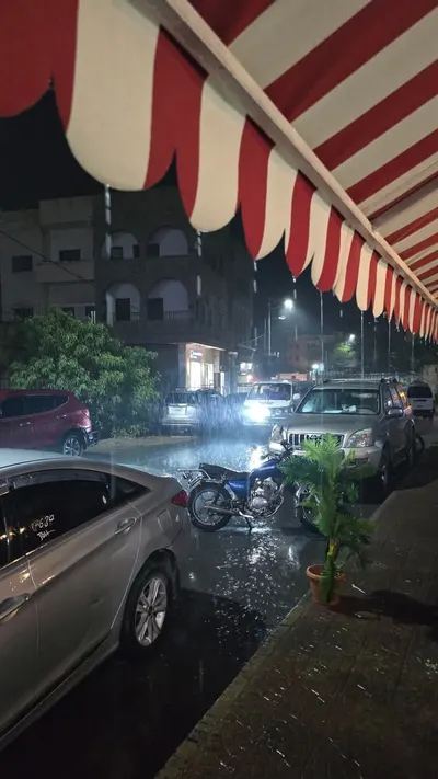 اخبار اليمن الان بالصور أمطار تهطل تعز اخبار اليمن الان الحدث اليوم عاجل