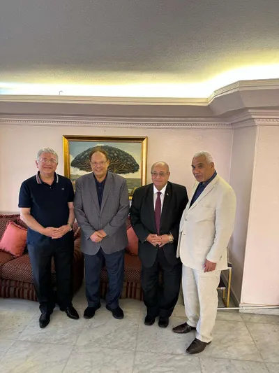 اخبار اليمن الان الرئيس يستقبل الأكاديميين والساسة المصريين اخبار اليمن الان الحدث اليوم عاجل