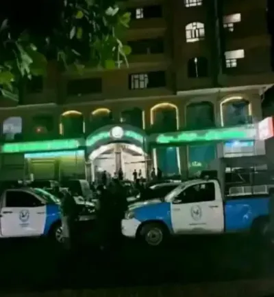 اخبار اليمن الان مسلحون قبليون يطوقون مستشفى احتجاجا اخبار اليمن الان الحدث اليوم عاجل