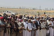 بالصور تشييع جثمان الشيخ عبدالله كريش المرادي في...