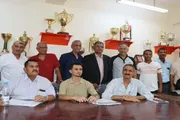 عدن تايم اخبار اليمن الان الاستلام والتسليم الإدارة السابقة والحالية اخبار اليمن الان الحدث اليوم عاجل عدن تايم