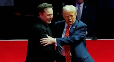 اخبار اليمن الان trump presents white symbolic gesture اخبار اليمن الان الحدث اليوم عاجل