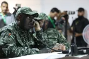 صحيفة الثورة صنعاء اخبار اليمن الان قيادي العملاء يشترون عقارات نهايتهم اخبار اليمن الان الحدث اليوم عاجل صحيفة الثورة صنعاء