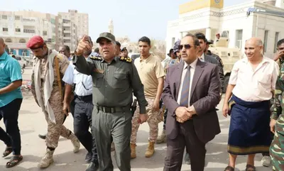 اخبار اليمن الان المحافظ يتفقد إزالة مظاهر المكلا اخبار اليمن الان الحدث اليوم عاجل
