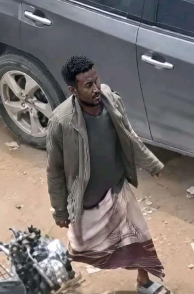 اخبار اليمن الان سرقة حقيبة سيارة عامل يمسحها اخبار اليمن الان الحدث اليوم عاجل