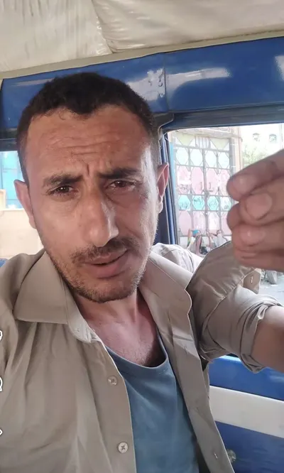 اخبار اليمن الان جنود يعتدون بالضرب سائق باص اخبار اليمن الان الحدث اليوم عاجل