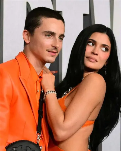 اخبار اليمن الان كايلي جينر الجرأة والبساطة فستان اخبار اليمن الان الحدث اليوم عاجل