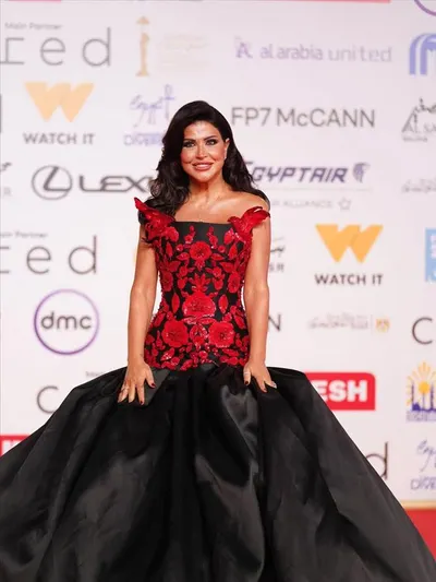 اخبار اليمن الان يسرقون الأضواء افتتاح القاهرة السينمائي اخبار اليمن الان الحدث اليوم عاجل