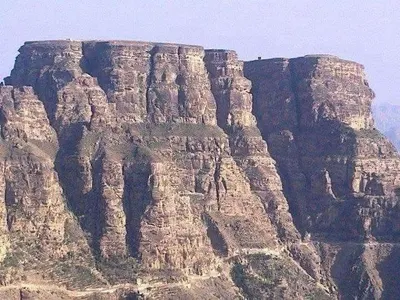 اخبار اليمن الان بالصورة قلعة المقاطرة يحاول السيطرة اخبار اليمن الان الحدث اليوم عاجل