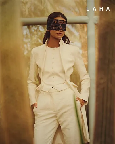 اخبار اليمن الان وأناقة إطلالات مليئة بالأنوثة والفخامة اخبار اليمن الان الحدث اليوم عاجل