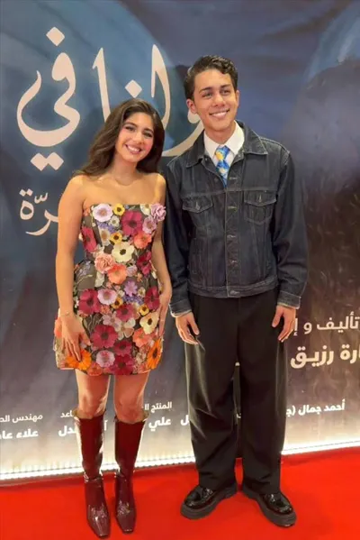 اخبار اليمن الان لحظات عائلية السعدني أبنائه لفيلمه اخبار اليمن الان الحدث اليوم عاجل