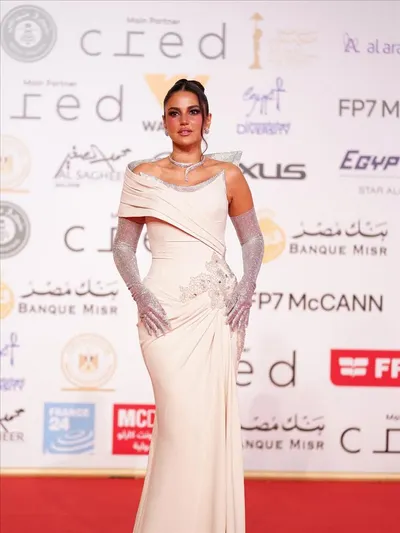 اخبار اليمن الان يسرقون الأضواء افتتاح القاهرة السينمائي اخبار اليمن الان الحدث اليوم عاجل