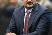 طارق صالح يوجه بصرف مليار ريال