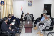 اجتماع في عدن يبحث تعزيز التعاون اليمني البريطاني...