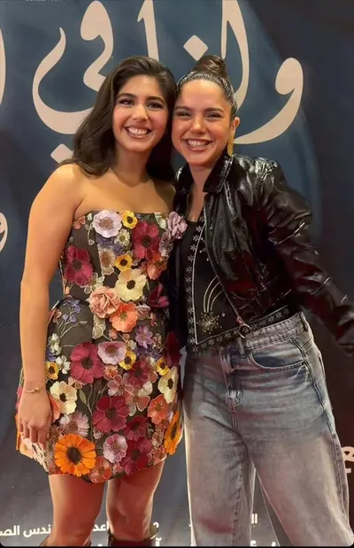 اخبار اليمن الان لحظات عائلية السعدني أبنائه لفيلمه اخبار اليمن الان الحدث اليوم عاجل