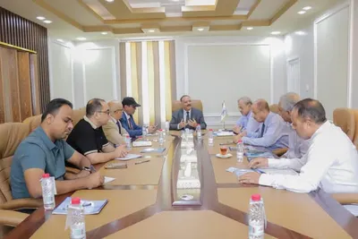 اخبار اليمن الان النقل يناقش ترتيبات الطيران الخاصة اخبار اليمن الان الحدث اليوم عاجل