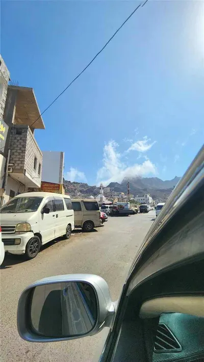 اخبار اليمن الان تصاعد للدخان محيط معاشيق الرئاسي اخبار اليمن الان الحدث اليوم عاجل