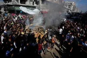 أحداث العالم اخبار اليمن الان استشهاد فلسطينيين بغارات إسرائيلية بالقطاع اخبار اليمن الان الحدث اليوم عاجل أحداث العالم