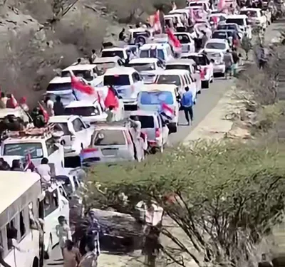 اخبار اليمن الان صورة لموكب جماهيري يتجه عدن اخبار اليمن الان الحدث اليوم عاجل