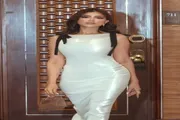 صحيفة المرصد اخبار اليمن الان بالأبيض والفيونكات السوداء الأناقة البسيطة اخبار اليمن الان الحدث اليوم عاجل صحيفة المرصد