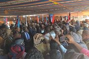 توافد أبناء مديرية إلى مخيم الاعتصام