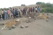 عرب تايم اخبار اليمن الان وتقارير محتجون يغلقون للمطالبة بالمياه اخبار اليمن الان الحدث اليوم عاجل عرب تايم