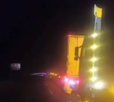 اخبار اليمن الان الحزام يحتجزون الشاحنات احتجاجا مرتباتهم اخبار اليمن الان الحدث اليوم عاجل