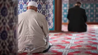 اخبار اليمن الان مواقيت الصلاة مصر الأربعاء 2025 اخبار اليمن الان الحدث اليوم عاجل