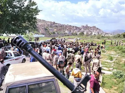 اخبار اليمن الان تودع الشهيدين المقطري والعرز جنائزي اخبار اليمن الان الحدث اليوم عاجل