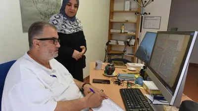 اخبار اليمن الان ناجون باحثون فلسطينيون يحاولون حياتهم اخبار اليمن الان الحدث اليوم عاجل