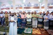 قيادات الدولة تؤدي صلاة عيد الأضحى في عدن...