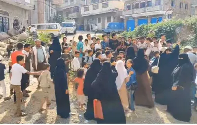 اخبار اليمن الان أولياء الامور يحتشدون لتحويل مدرسة اخبار اليمن الان الحدث اليوم عاجل