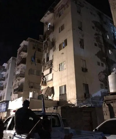 اخبار اليمن الان انهيار مفاجئ المعلا بلكونات عمارة اخبار اليمن الان الحدث اليوم عاجل