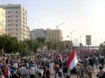اخبار اليمن الان تظاهرة المكلا الانتقالي والرئيس الزبيدي اخبار اليمن الان الحدث اليوم عاجل