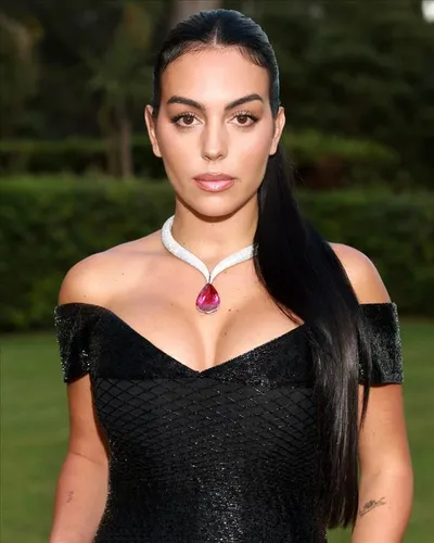 اخبار اليمن الان نجمات والموضة chopard المذهل لإطلالاتهن اخبار اليمن الان الحدث اليوم عاجل