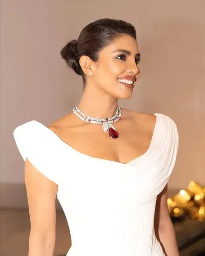 اخبار اليمن الان إطلالات النجمات مجوهرات بولغاري ظهوراتهن اخبار اليمن الان الحدث اليوم عاجل