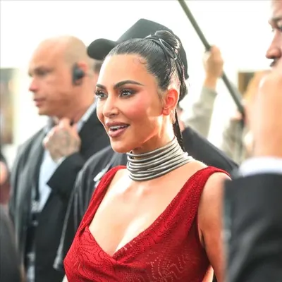 اخبار اليمن الان إطلالة كارداشيان بالظهر المكشوف برازيلي اخبار اليمن الان الحدث اليوم عاجل