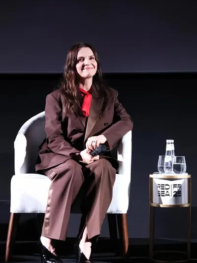 اخبار اليمن الان النجمات أناقتهن بالبدلات الكلاسيكية مهرجان اخبار اليمن الان الحدث اليوم عاجل