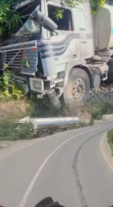 اخبار اليمن الان إصابة سائق قاطرة الطريق الضباب اخبار اليمن الان الحدث اليوم عاجل
