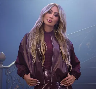 اخبار اليمن الان البورغندي اللون الأضواء الأزياء العالمية اخبار اليمن الان الحدث اليوم عاجل