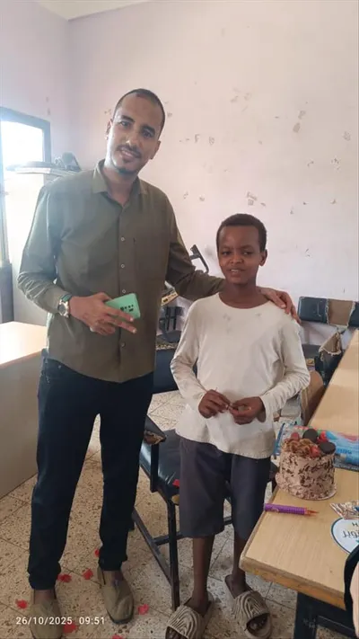 اخبار اليمن الان مؤثرة مفاجأة والديه ميلاده بمدرسة اخبار اليمن الان الحدث اليوم عاجل