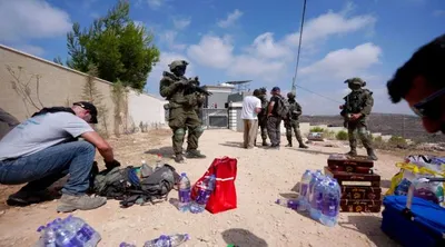 اخبار اليمن الان متضامنون يحاولون المستوطنين منازل فلسطينية اخبار اليمن الان الحدث اليوم عاجل