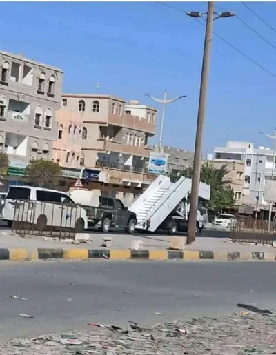 اخبار اليمن الان سرقة سلم الطائرة المكلا اخبار اليمن الان الحدث اليوم عاجل