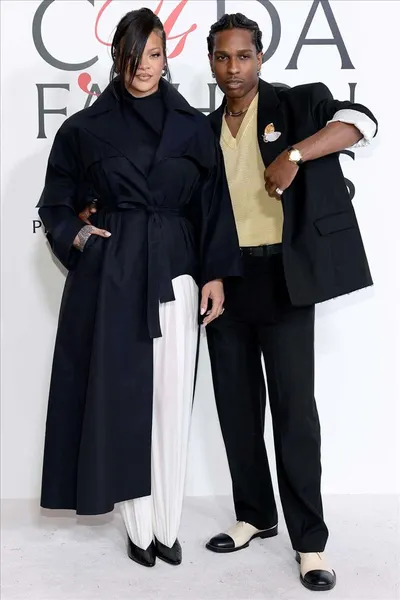 اخبار اليمن الان الفنانة ريهانا للجمهور ولادتها إطلالتها اخبار اليمن الان الحدث اليوم عاجل