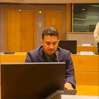 اخبار اليمن الان صحفي يهاجم جماعة بخصوص المرتبات اخبار اليمن الان الحدث اليوم عاجل