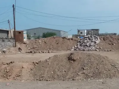 اخبار اليمن الان بالصور تواصل قطع شارع المخا اخبار اليمن الان الحدث اليوم عاجل