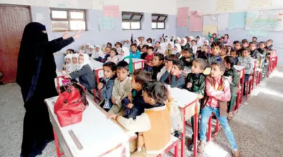 اخبار اليمن الان مواطنون يعبرون المدارس مراعاة المعيشية اخبار اليمن الان الحدث اليوم عاجل