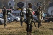 الجيش الباكستاني يعلن مقتل 13 مسلحا في خمس...